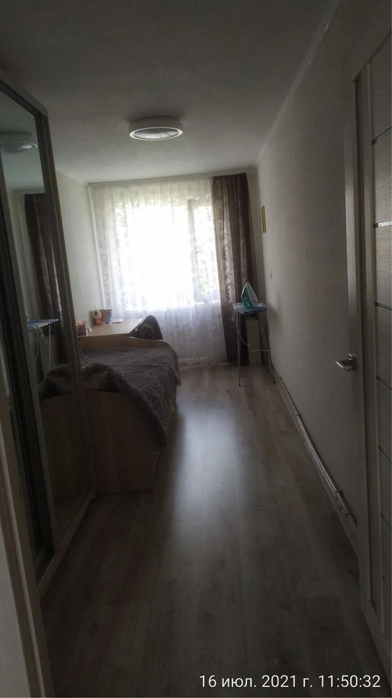 Продам квартиру 2 х кімнтану з меблями,район 2 школи