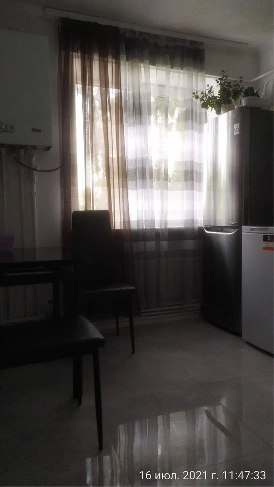 Продам квартиру 2 х кімнтану з меблями,район 2 школи
