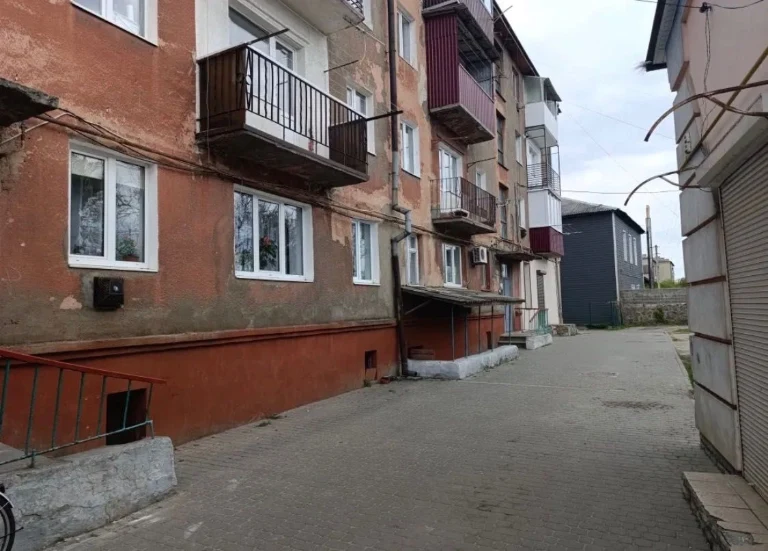 Продам квартиру,м.Сарни,Рівненська обл.,Соборна,16