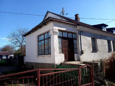 Продається будинок в центрі міста Сарни за адресою вул.Просв