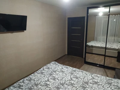 Квартира з капітальним ремонтом + гараж та погреб