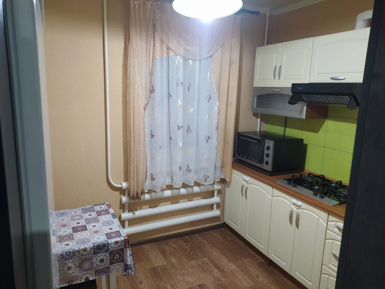 Квартира з капітальним ремонтом + гараж та погреб