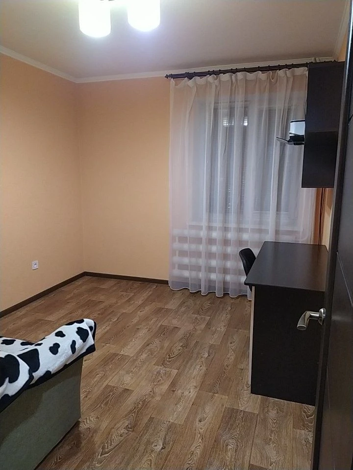Квартира з капітальним ремонтом + гараж та погреб