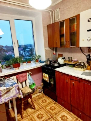 продам 2-кімнатну квартиру район автовокзал