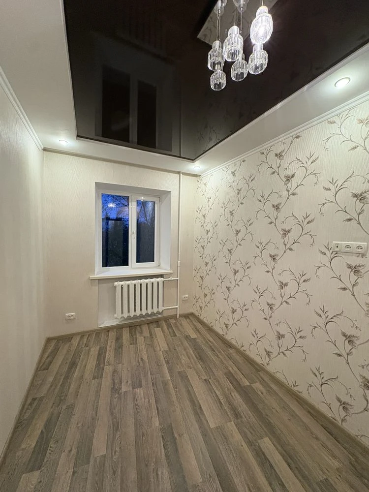 Продам 3-кімнатну квартиру 54,9 м2,проспект Миру, Конотоп (б
