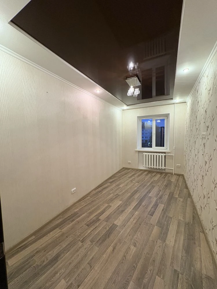 Продам 3-кімнатну квартиру 54,9 м2,проспект Миру, Конотоп (б