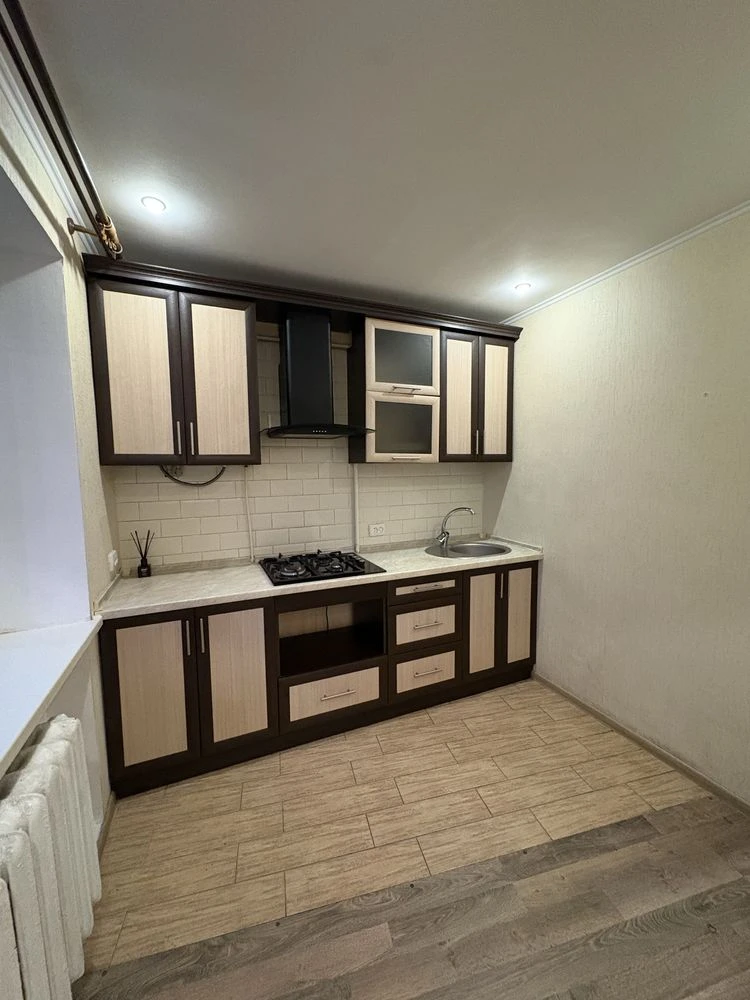 Продам 3-кімнатну квартиру 54,9 м2,проспект Миру, Конотоп (б