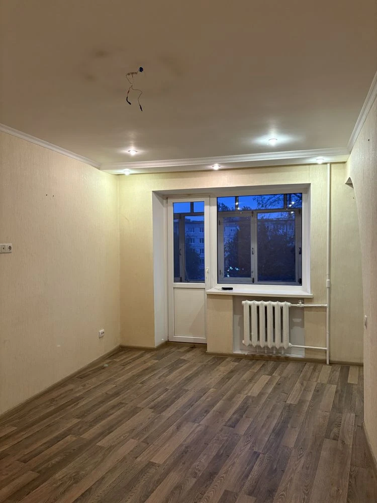 Продам 3-кімнатну квартиру 54,9 м2,проспект Миру, Конотоп (б