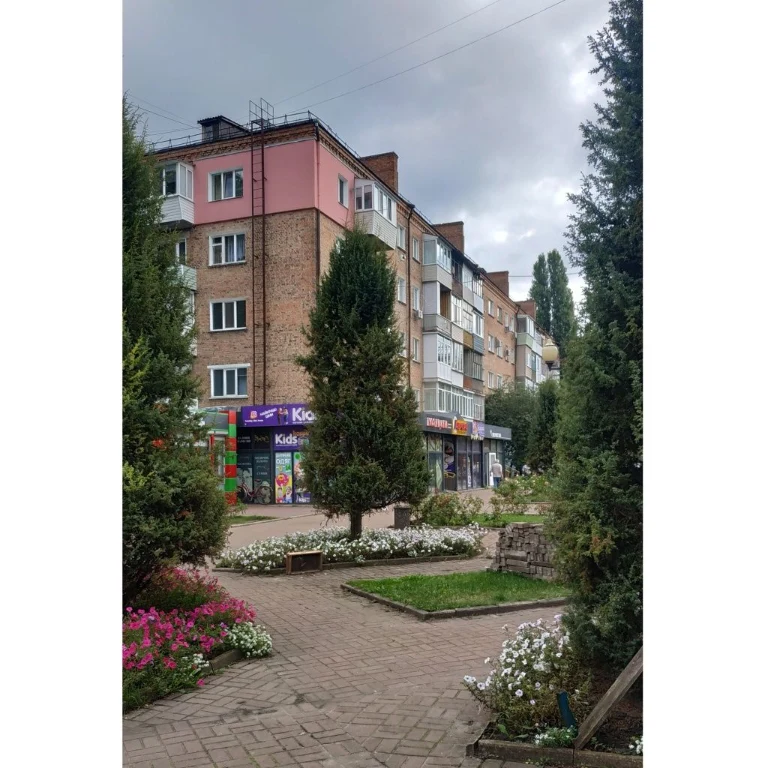 Продаж квартири на 2 поверсі . Конотоп. 2-х кімн. 47,4 кв.м