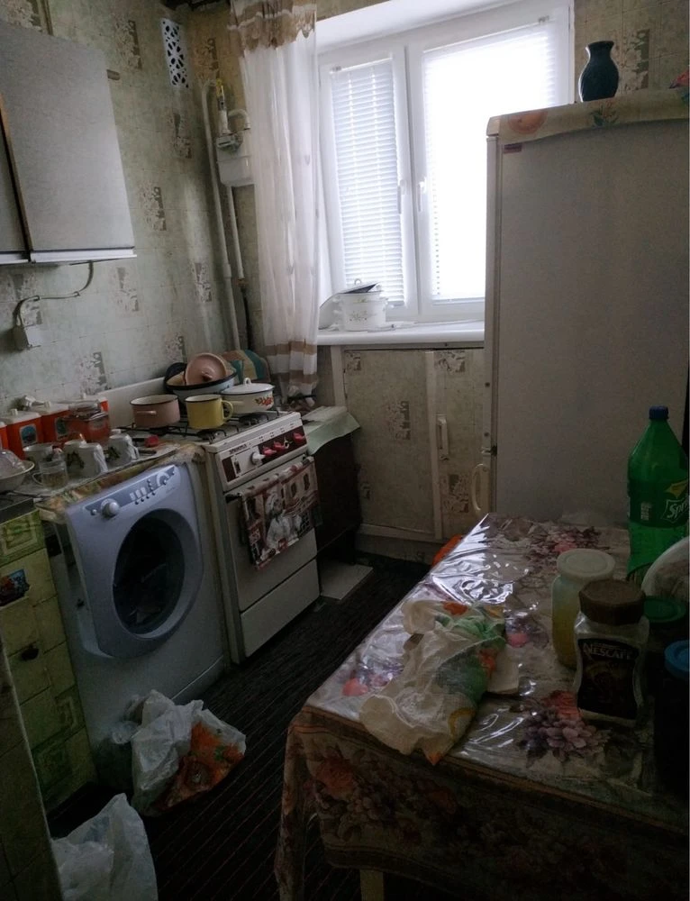 Терміново продам однокімнатну квартиру м. Конотоп, в районі