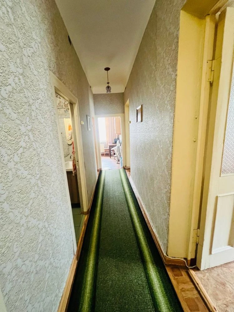 Продаж трикімнатної район Коліепроводу