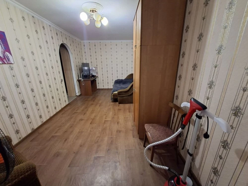 Продам однокімнатну квартиру в центрі міста