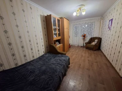 Продам однокімнатну квартиру в центрі міста