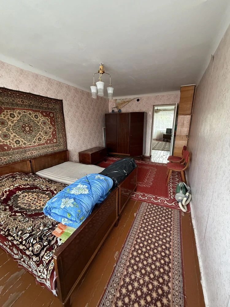 ПРОДАМ 2-КОМНАТНУЮ квартиру  в конотопе   — РАЙОН ЦРБ  14000