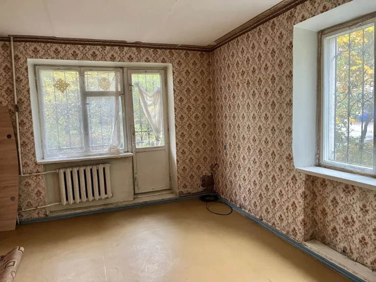 Продам 3 к.квартиру,р-н "Житломасив",вул.Металістів,4