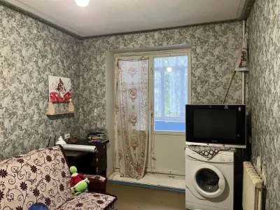 Продам 3 к.квартиру,р-н "Житломасив",вул.Металістів,4