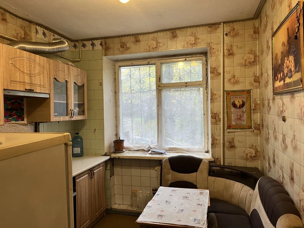 Продам 3 к.квартиру,р-н "Житломасив",вул.Металістів,4