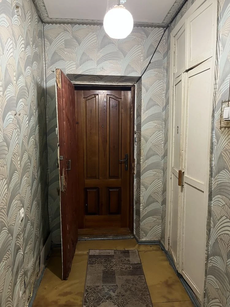 Продам 3 к.квартиру,р-н "Житломасив",вул.Металістів,4
