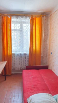 Продам 2х квартиру в районі спорттоварів.