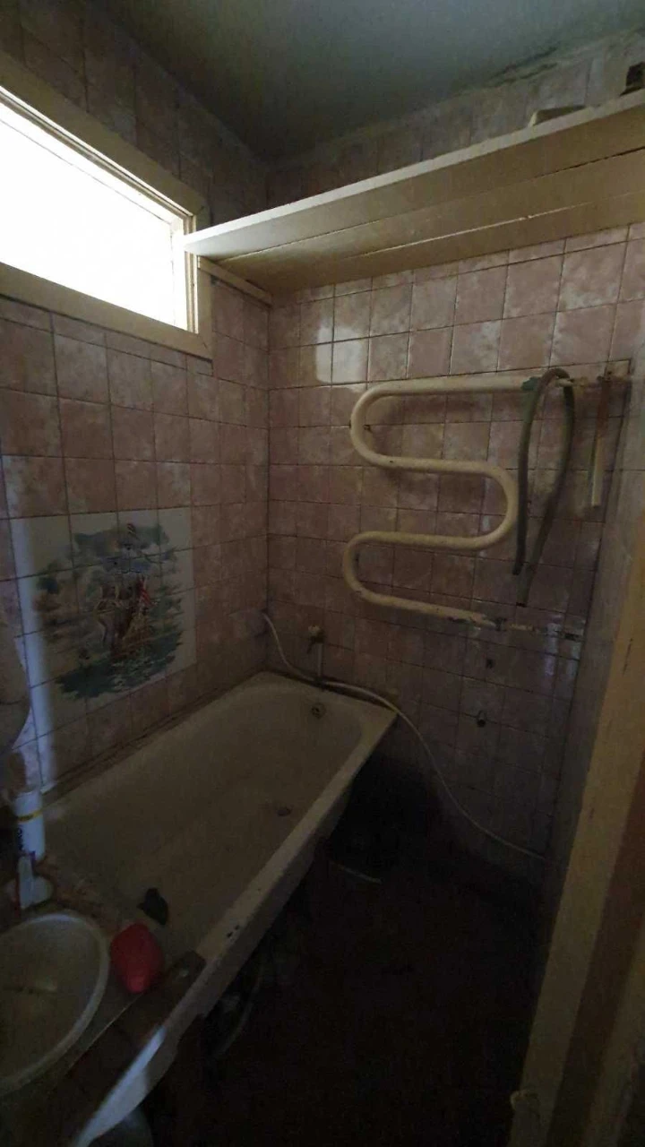 Продам 2х квартиру в районі спорттоварів.