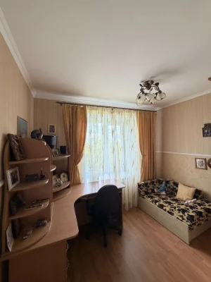 Продаж квартири м.Конотоп 80м 4-х кімнатна