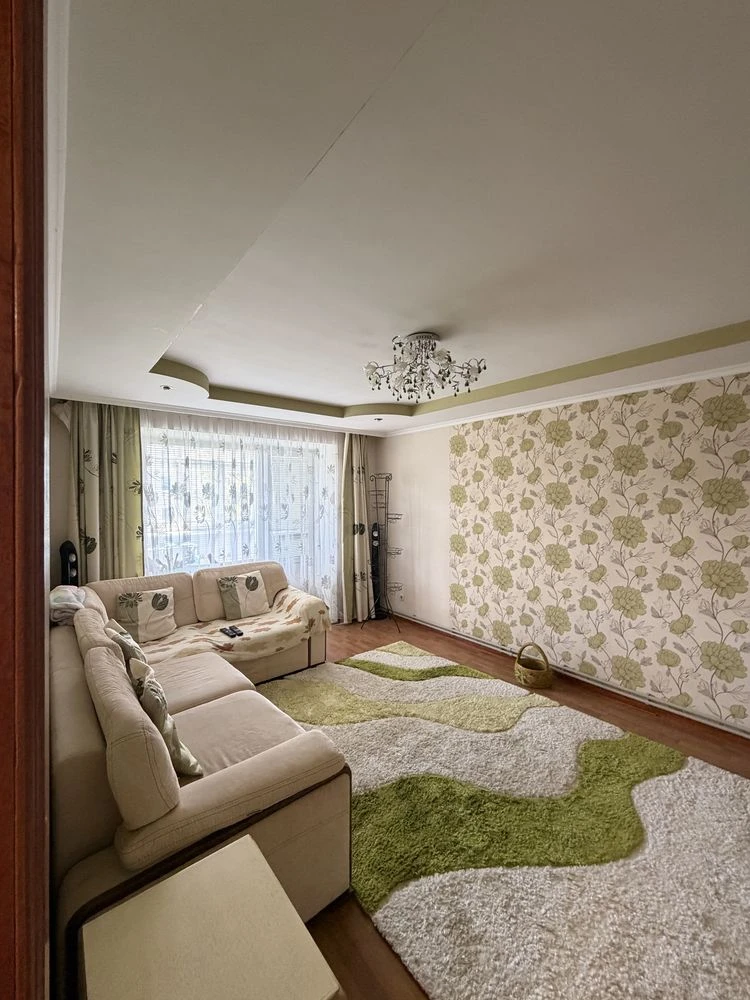 Продаж квартири м.Конотоп 80м 4-х кімнатна
