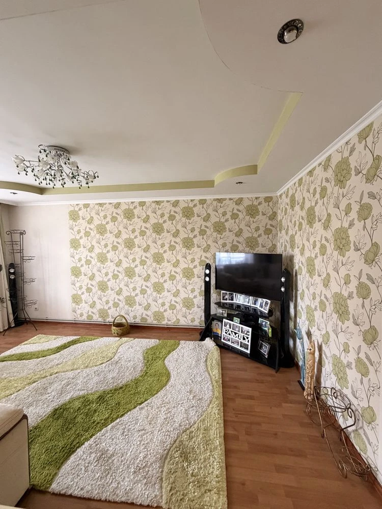 Продаж квартири м.Конотоп 80м 4-х кімнатна