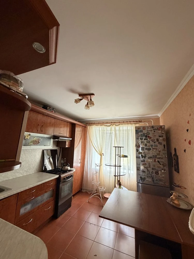 Продаж квартири м.Конотоп 80м 4-х кімнатна