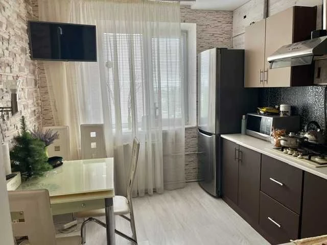 Продаж 3 к.квартири,р-н"Кандибини",просп.Степана Бандери,79