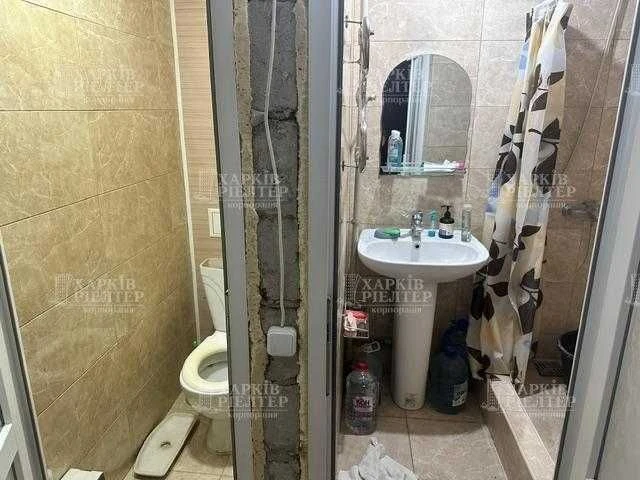 D1Q I am selling a guesthouse near the Zavodska metro station, Georgiy Tara St.