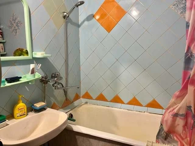 Продаж 3 к. квартири,р-н "Порт",4-й пров.Успенсько-Троїцької