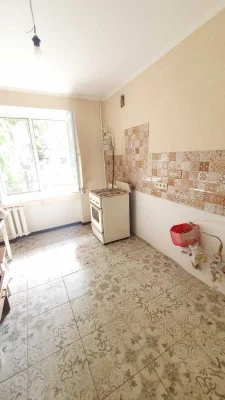 Продам 3х квартиру на другому поверсі