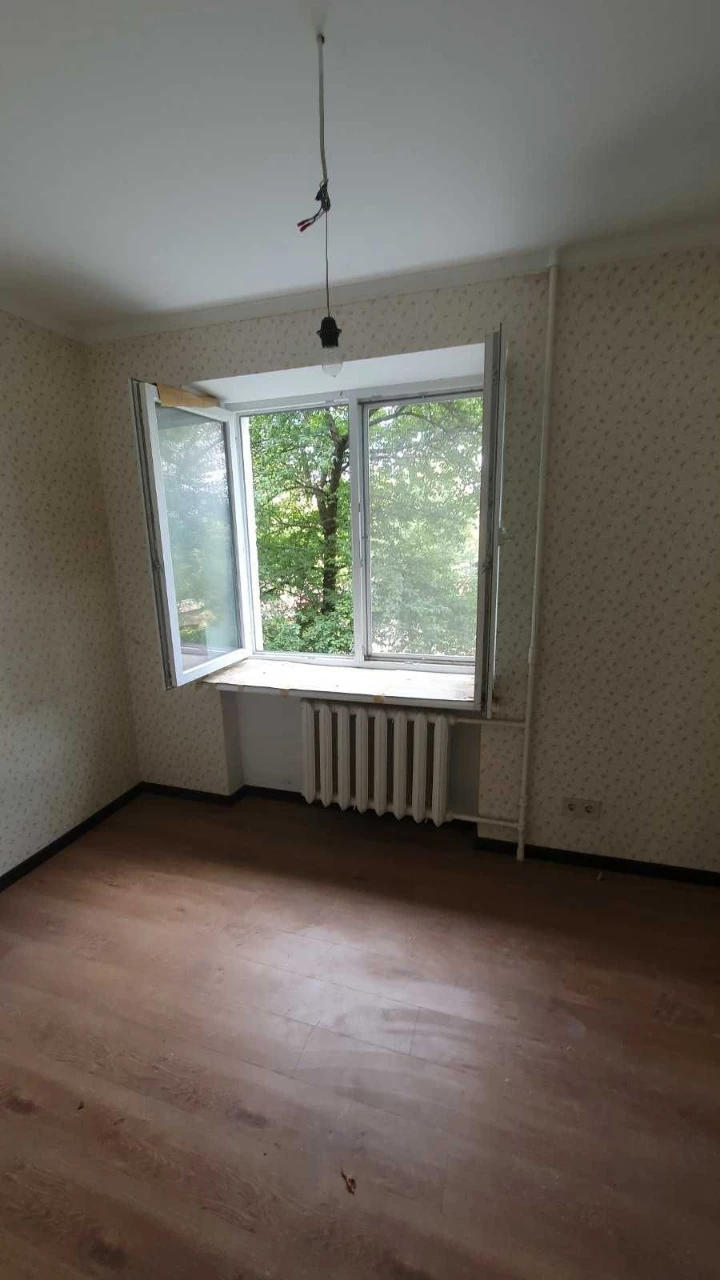 Продам 3х квартиру на другому поверсі
