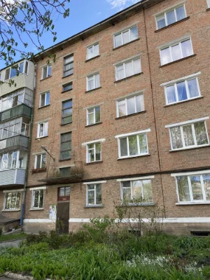 Продаж 2 х кім квар Сумська обл, Конотоп, вул Короленко 35