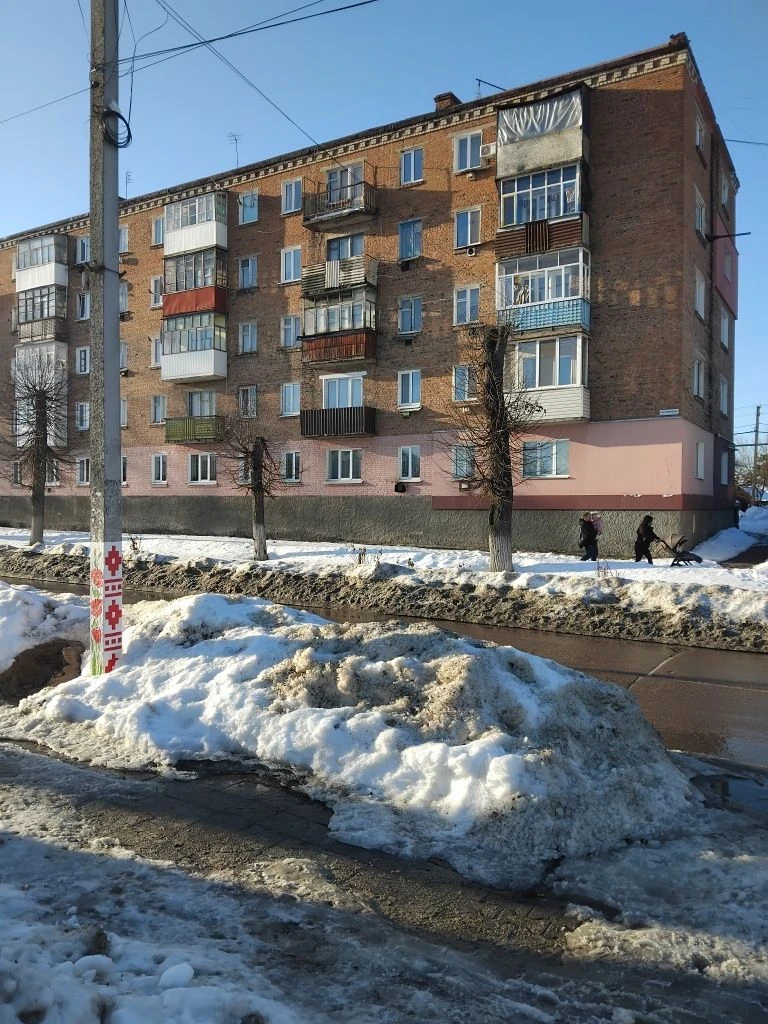 Продається 2-кімнатна квартира.