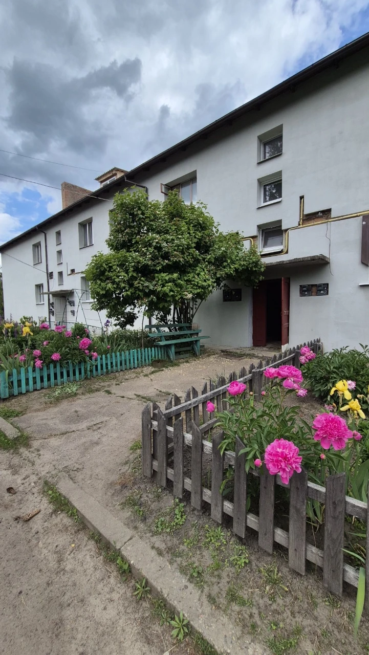 Продається двокімнатна квартира в с. Ворожба, Лебединський район