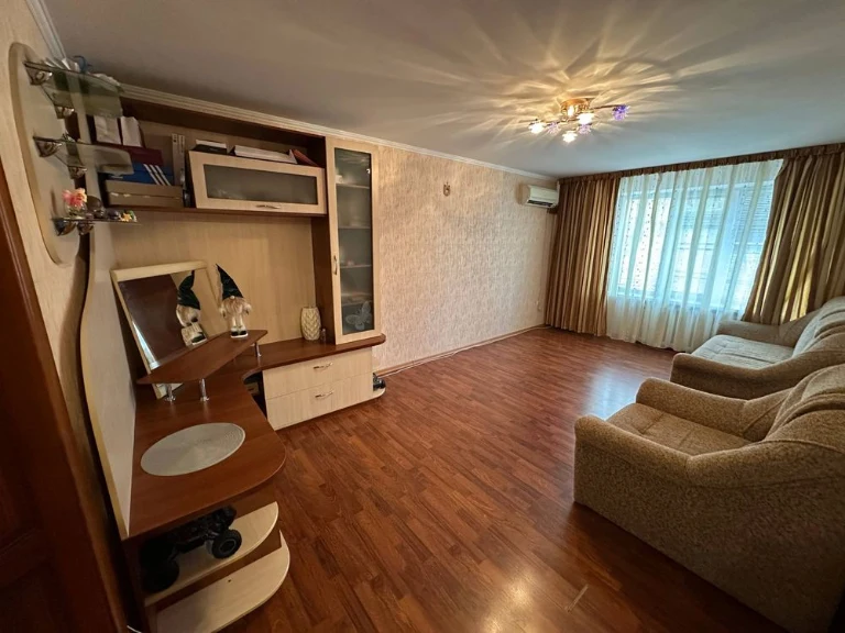 Продаж 3-х кімнатної квартири з ремонтом в місті Охтирка
