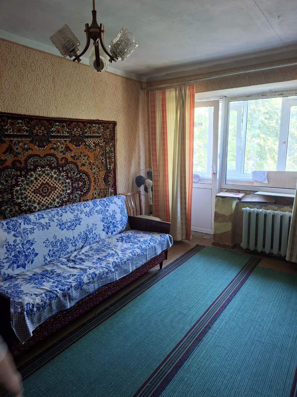 Продається 2-кімнатна квартира.