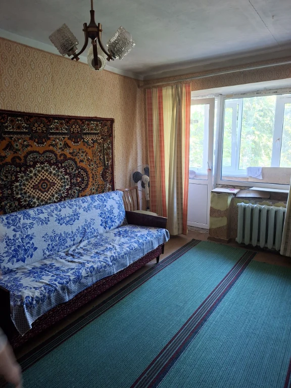 Продається 2-кімнатна квартира.