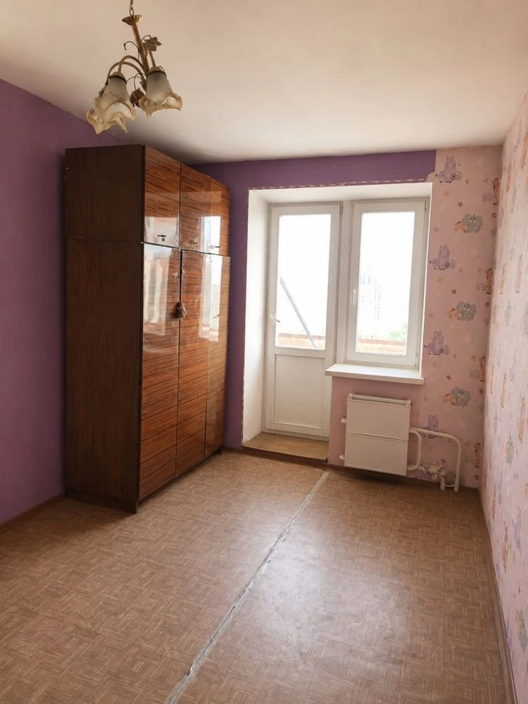 Продам 3-кімнатну квартиру в центрі Охтирки, вул. Армійська,