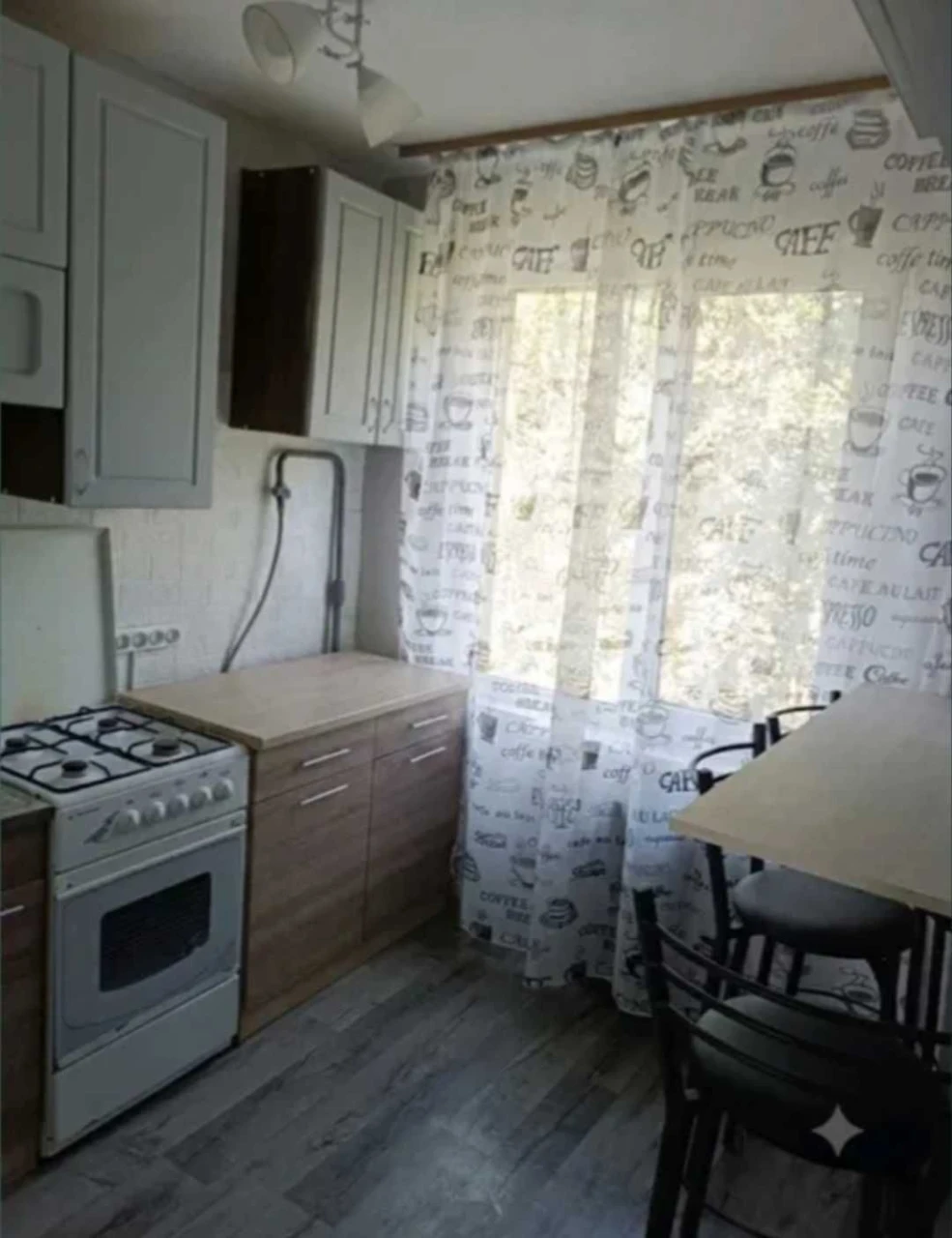 Велика світла 3 кімнатна квартира в гарному районі м.Ромни+