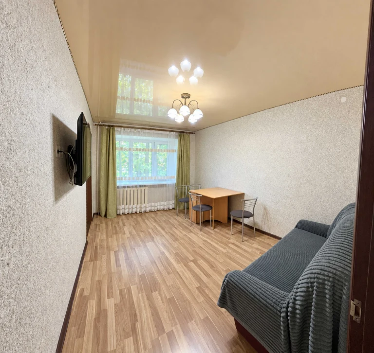 Продається 3-кімнатної квартири 67.9 м² у Ромнах, вул. Коржі