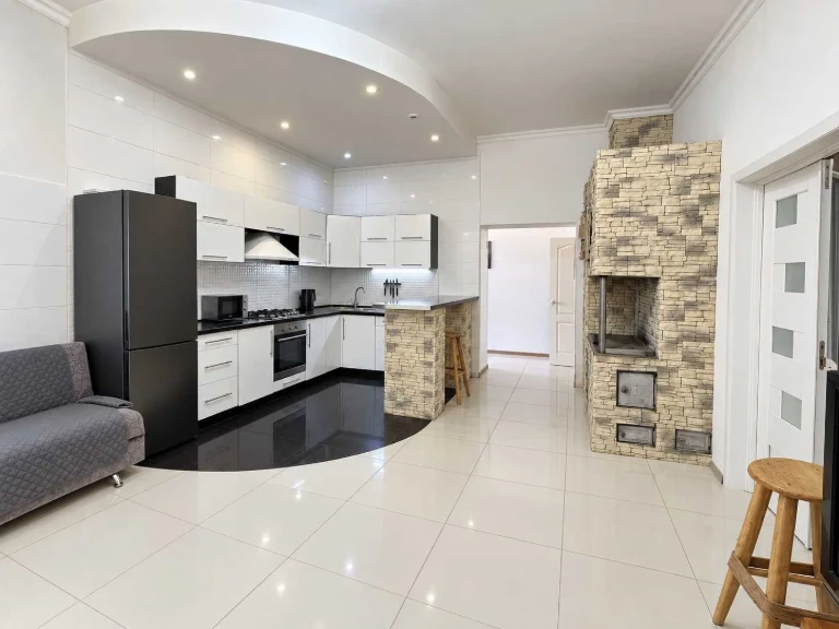 Продам квартиру 58 м² із трьома видами опалення