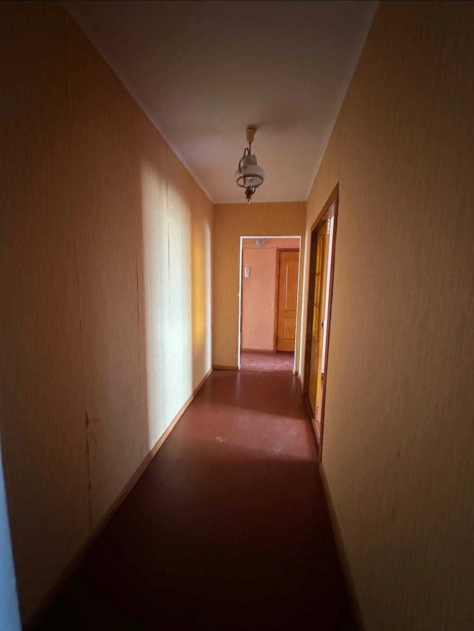 Продається простора 3-кімнатна квартира площею 63,6 м² у місті
