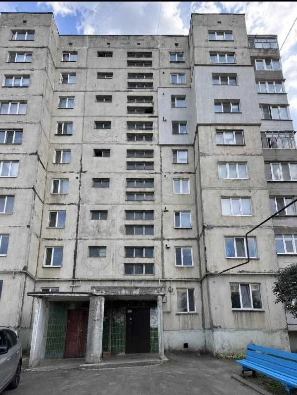 Продається простора 3-кімнатна квартира площею 63,6 м² у місті