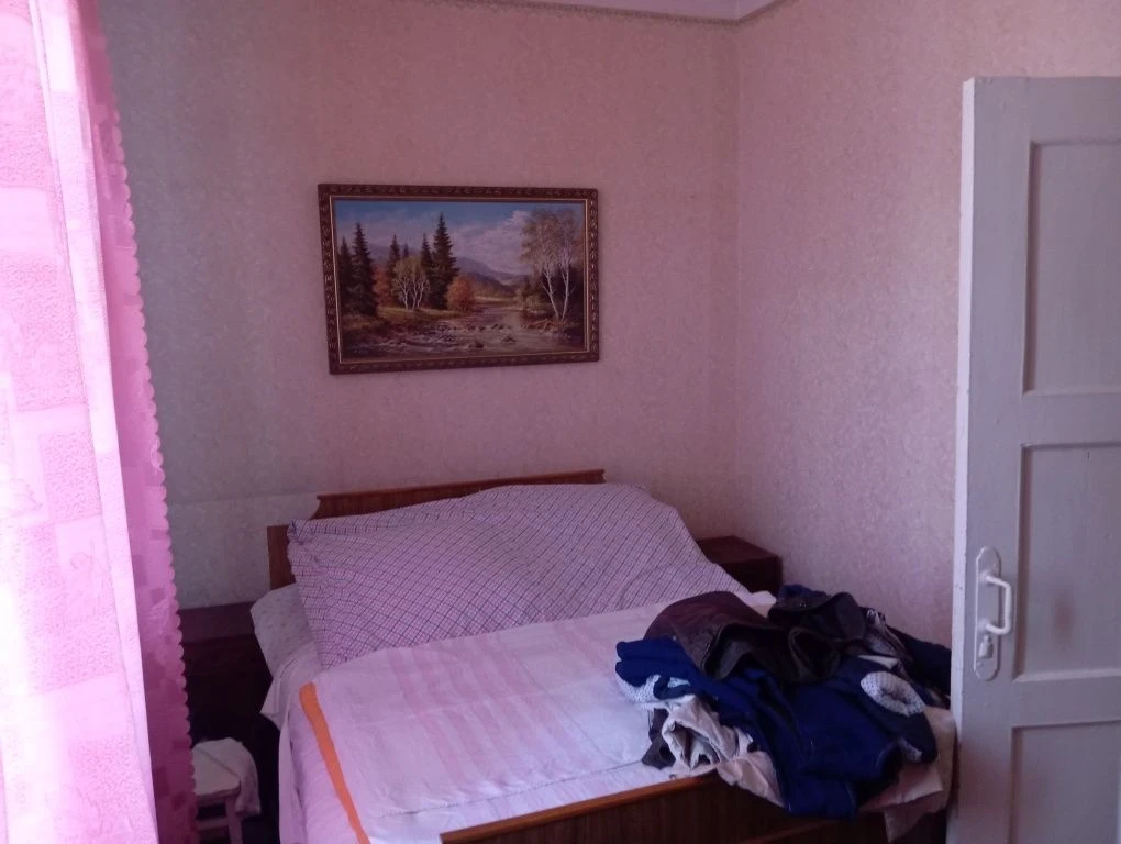 Продається 3-кімнатна квартира в центрі
