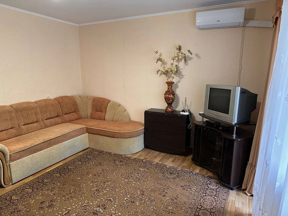 Продати квартиру 3-х кімнатну