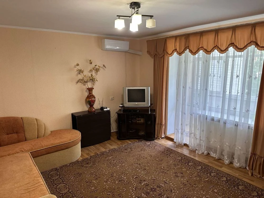 Продати квартиру 3-х кімнатну