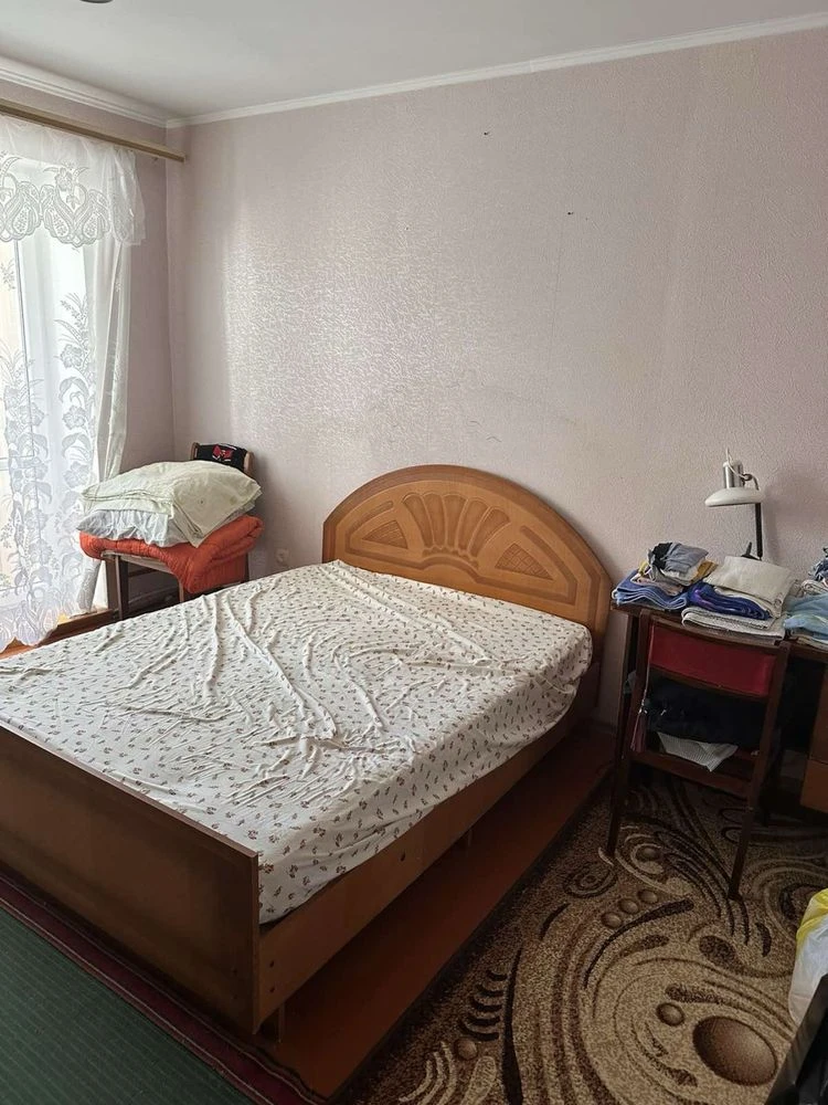 Продати квартиру 3-х кімнатну