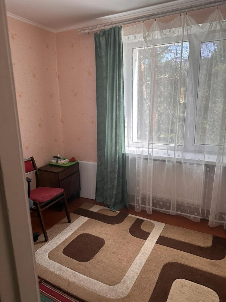 Продати квартиру 3-х кімнатну